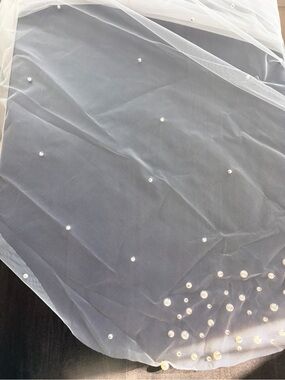 Pearl-Embellished White Tulle wedding veil